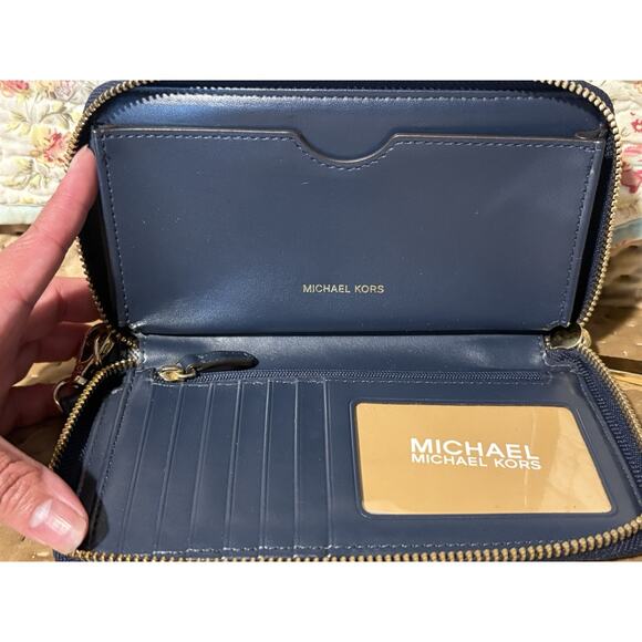 Michael Kors Wallet Navy Blue - Picture 3 of 8